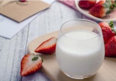奶粉和牛奶哪个营养更高 介绍奶粉和牛奶选择哪个好