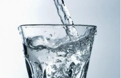 喝水能治病吗 每天要喝多少水好